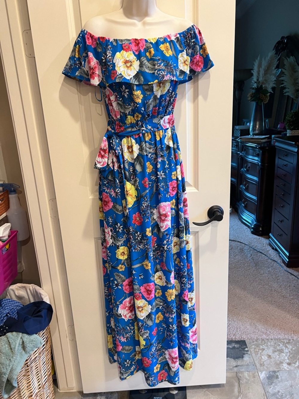 Express Women’s XS Floral Off The Shoulder Ruffle Maxi Dress Blue